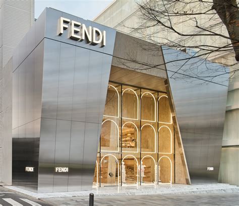 fendi shops at crystals